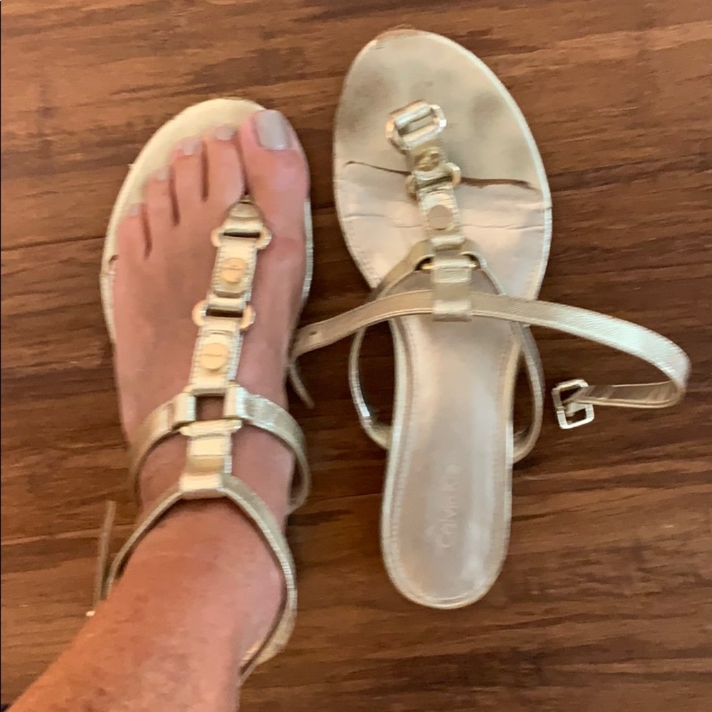 Comfortable flat sandals
